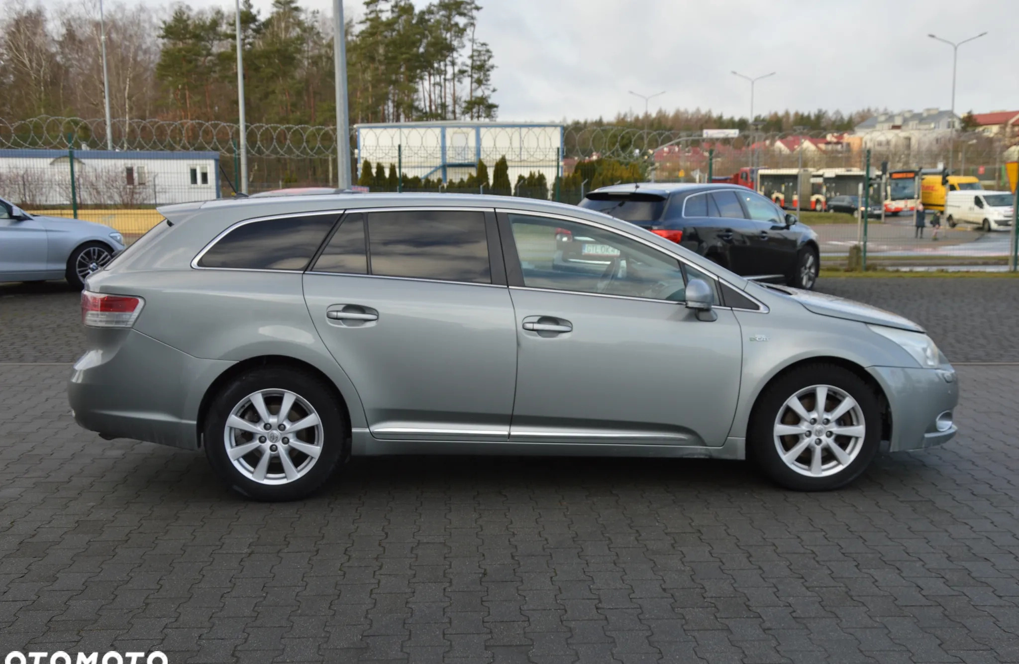 Toyota Avensis cena 10455 przebieg: 302365, rok produkcji 2010 z Chocz małe 254